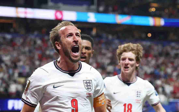 Harry Kane &eacute; eleito o melhor jogador do mundo