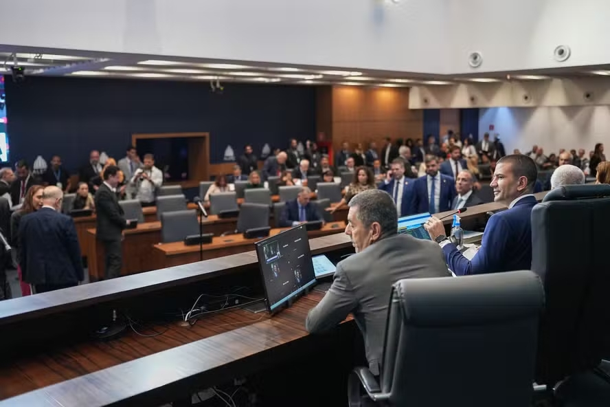 Alerj aprova adicional para servidores estaduais do RJ