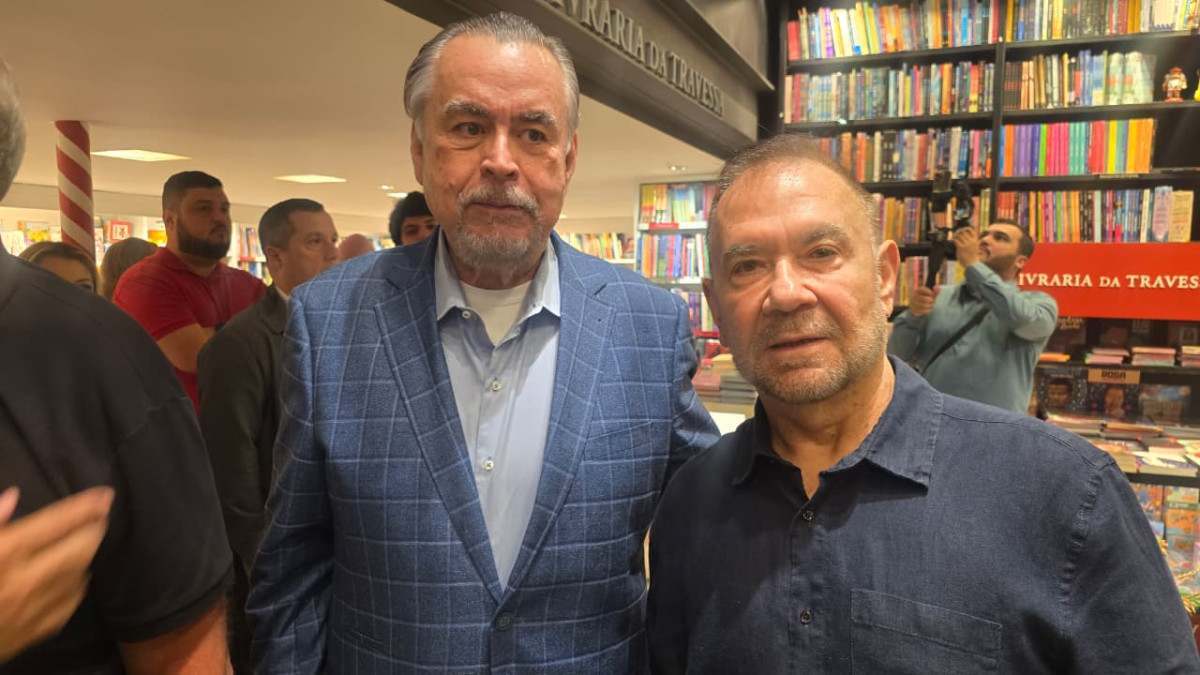 Durante o evento no Leblon, os jornalistas Ricardo Bruno, da Agenda do Poder, e Cláudio Magnavita, do Correio da Manhã