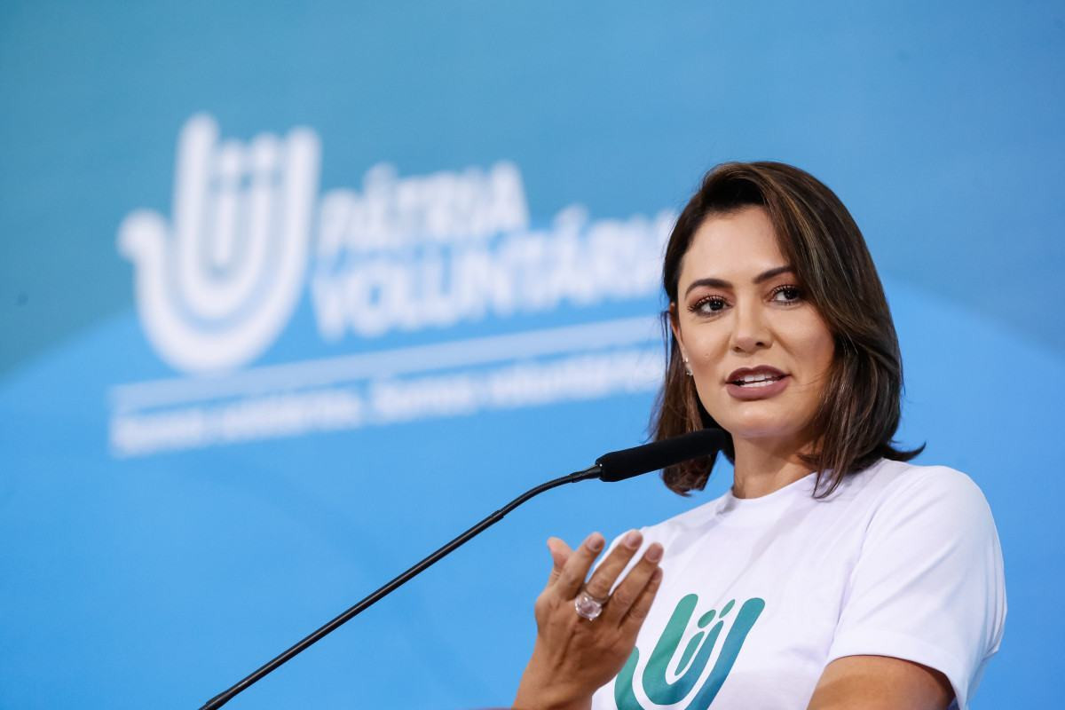 Michelle, a "mulher mais poderosa", diz pesquisa