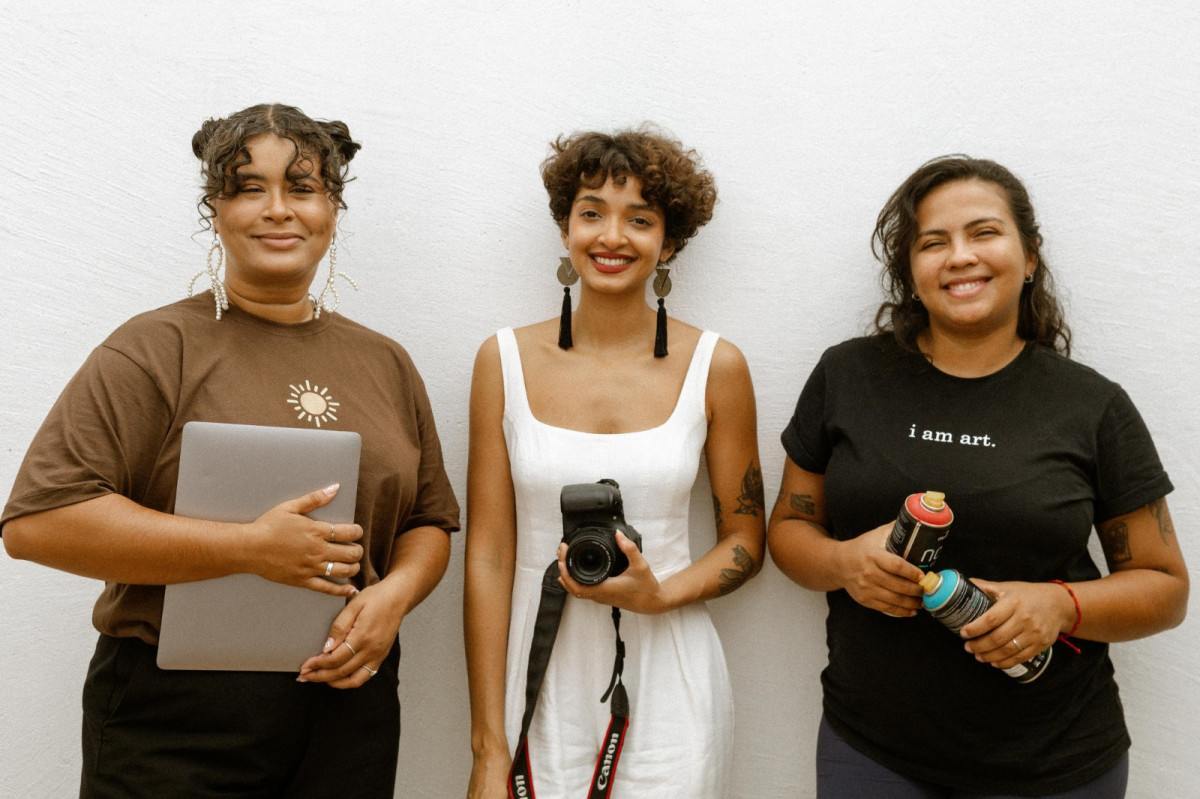 BRASILIANAS | Oficinas gratuitas 'Uma Mulher &eacute; uma Mulher' ampliam forma&ccedil;&atilde;o art&iacute;stica no Guar&aacute;