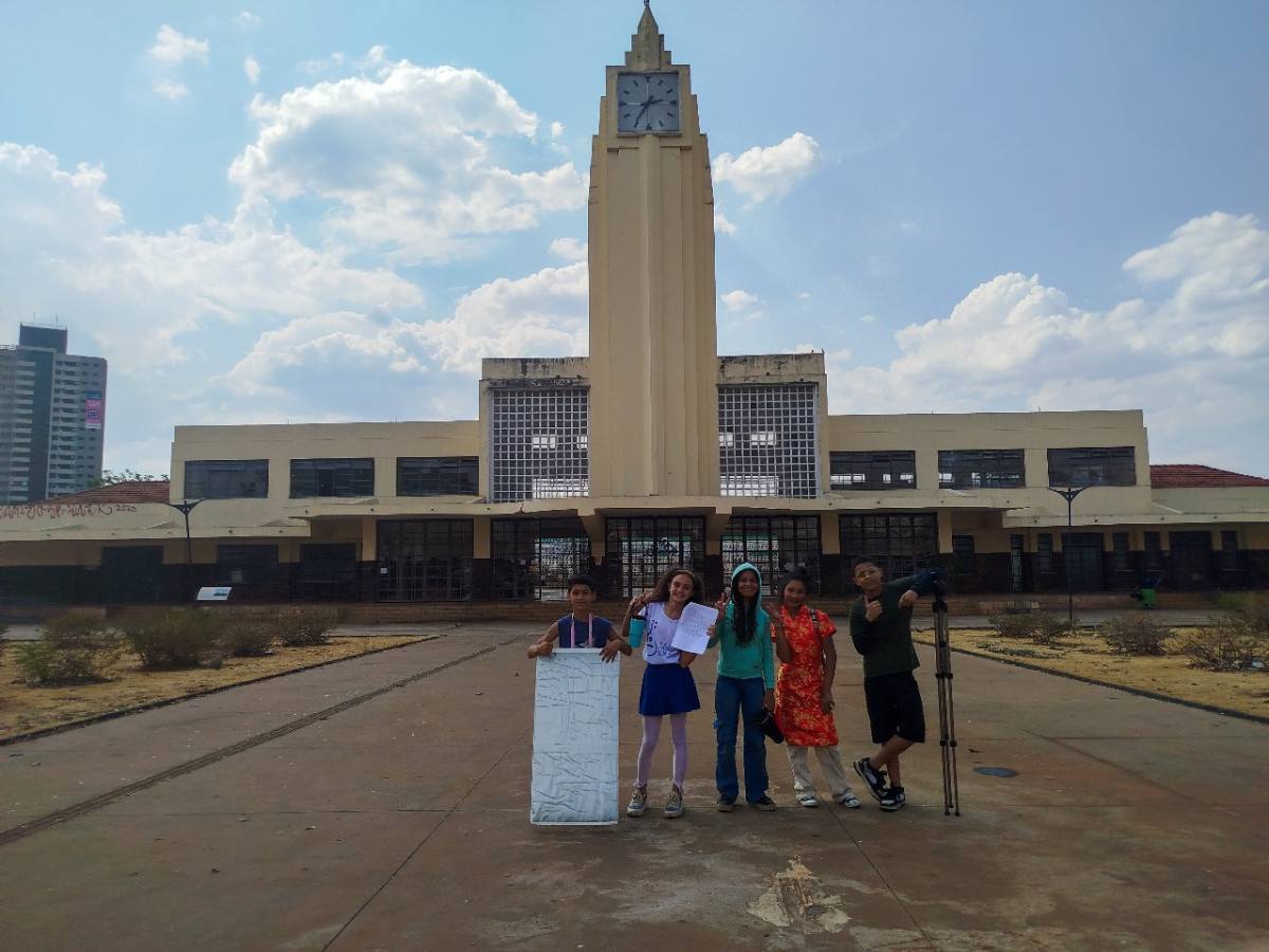 Cinema em escola de Goi&acirc;nia no mapa educacional