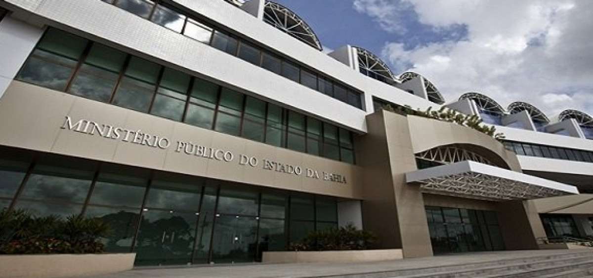 Opera&ccedil;&atilde;o prende 10 advogados suspeitos de atuar para fac&ccedil;&otilde;es na BA