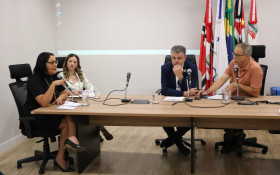 Atrasos na entrega de uniformes escolares