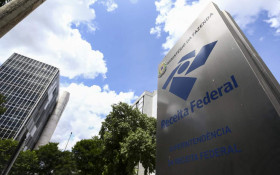 Receita lan&ccedil;a canal &uacute;nico de atendimento digital