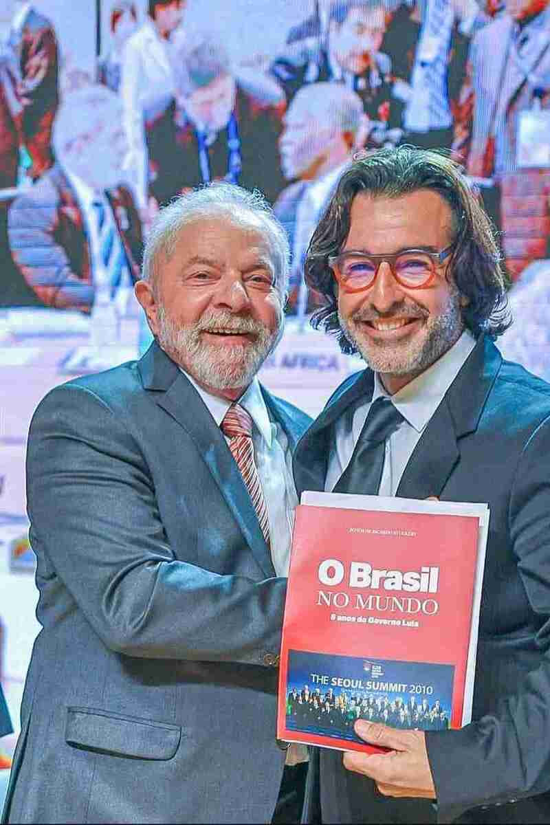 Campanha de Lula precisa migrar dos canais institucionais