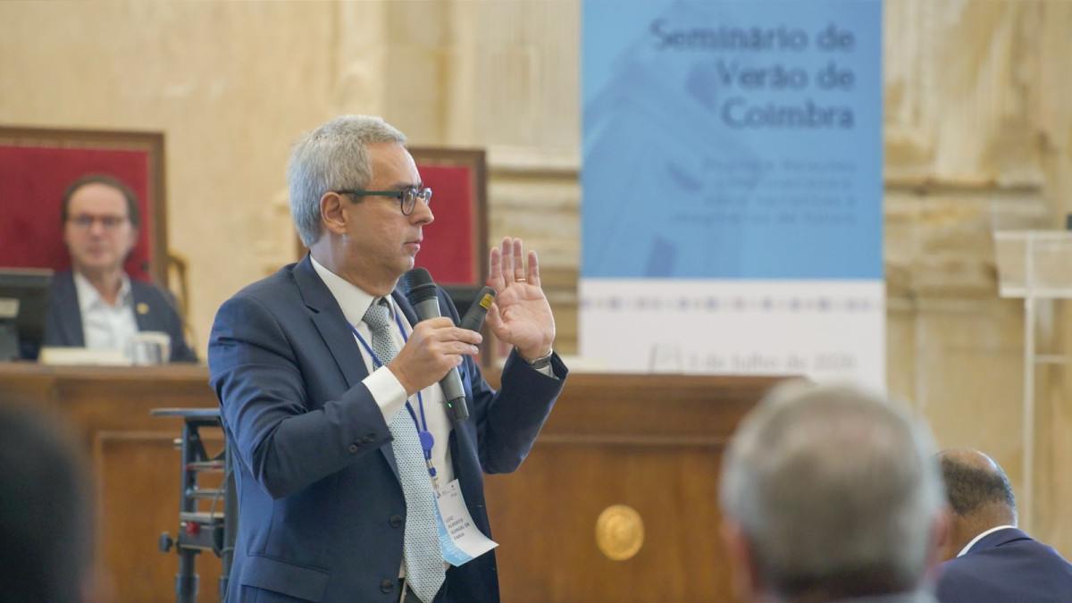 O ministro do STJ, Luiz Alberto Gurgel de Faria durante um dos painéis do seminário em Coimbra