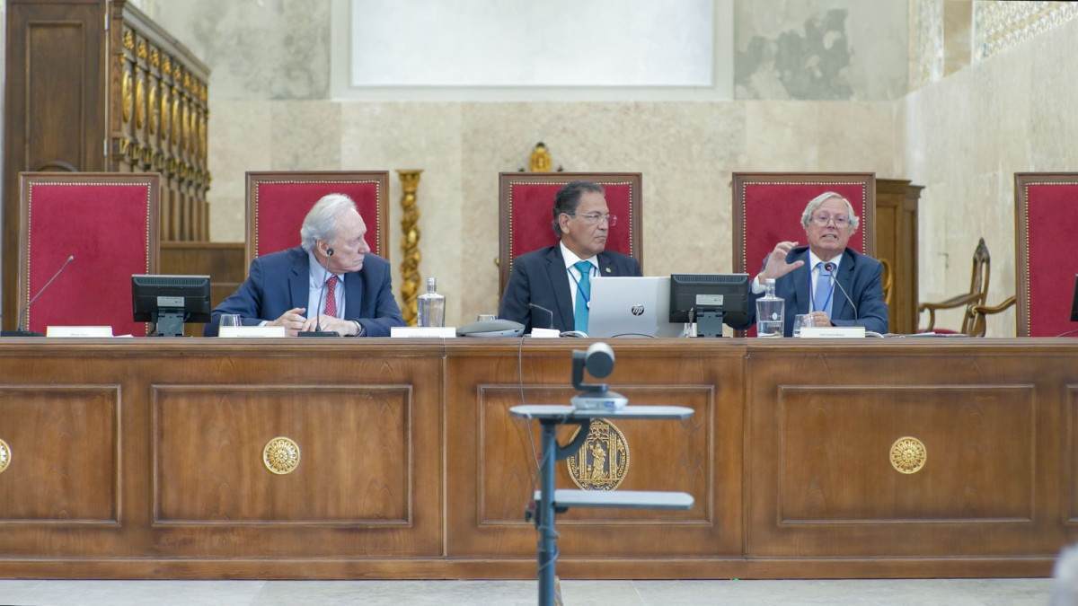 O ex-ministro Ricardo Lewandowski com o ministro do STJ Mauro Campbell Marques; e o professor da Faculdade de Direito da Universidade de Coimbra, José Casalta Nabais