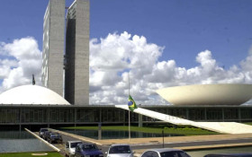Governo paga recorde de R$ 33,8 bilh&otilde;es em emendas em ano eleitoral