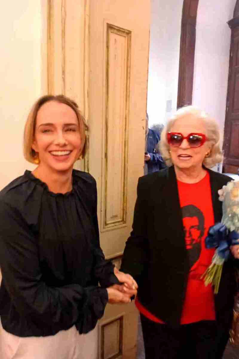 Ao lado de Hildegard Angel, a advogada e professora da UFRJ, Caroline Proner