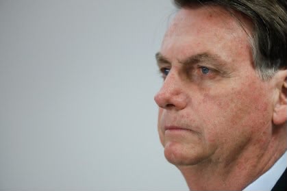 PF faz busca por armas na casa de Bolsonaro e fam&iacute;lia alega 'tortura'