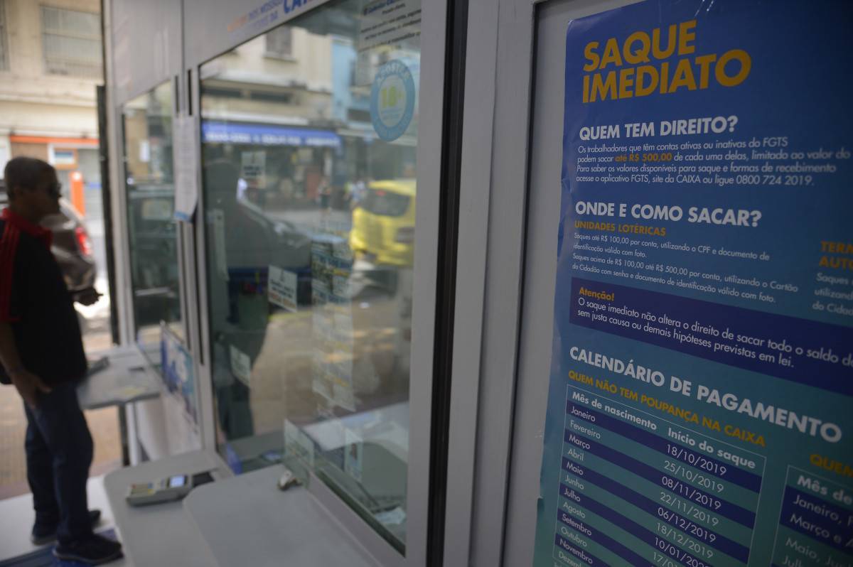 Poupan&ccedil;a: saques superam dep&oacute;sitos em R$ 39 bi no semestre
