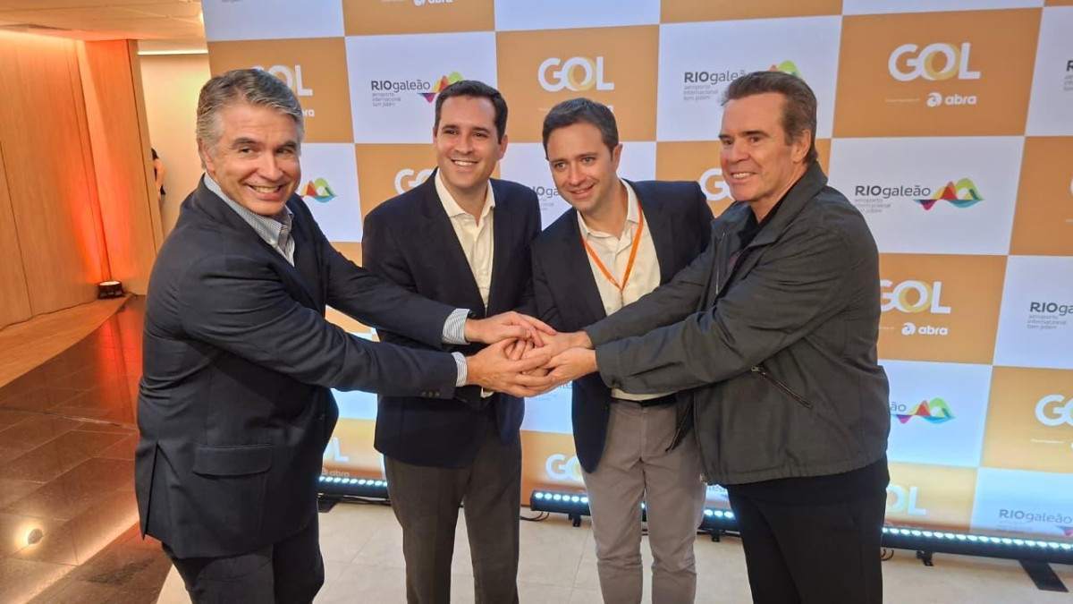 Entre as autoridades no lançamento, o presidente do RIOgaleão, Alexandre Monteiro; o prefeito Eduardo Cavaliere; e o CEO da GOL, Celso Ferrer