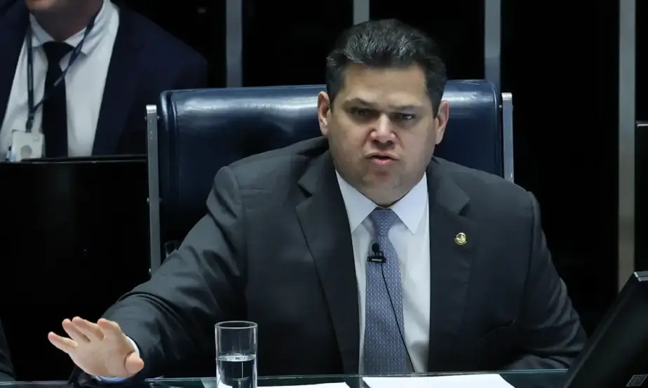 PT do Senado foge da briga contra Davi Alcolumbre