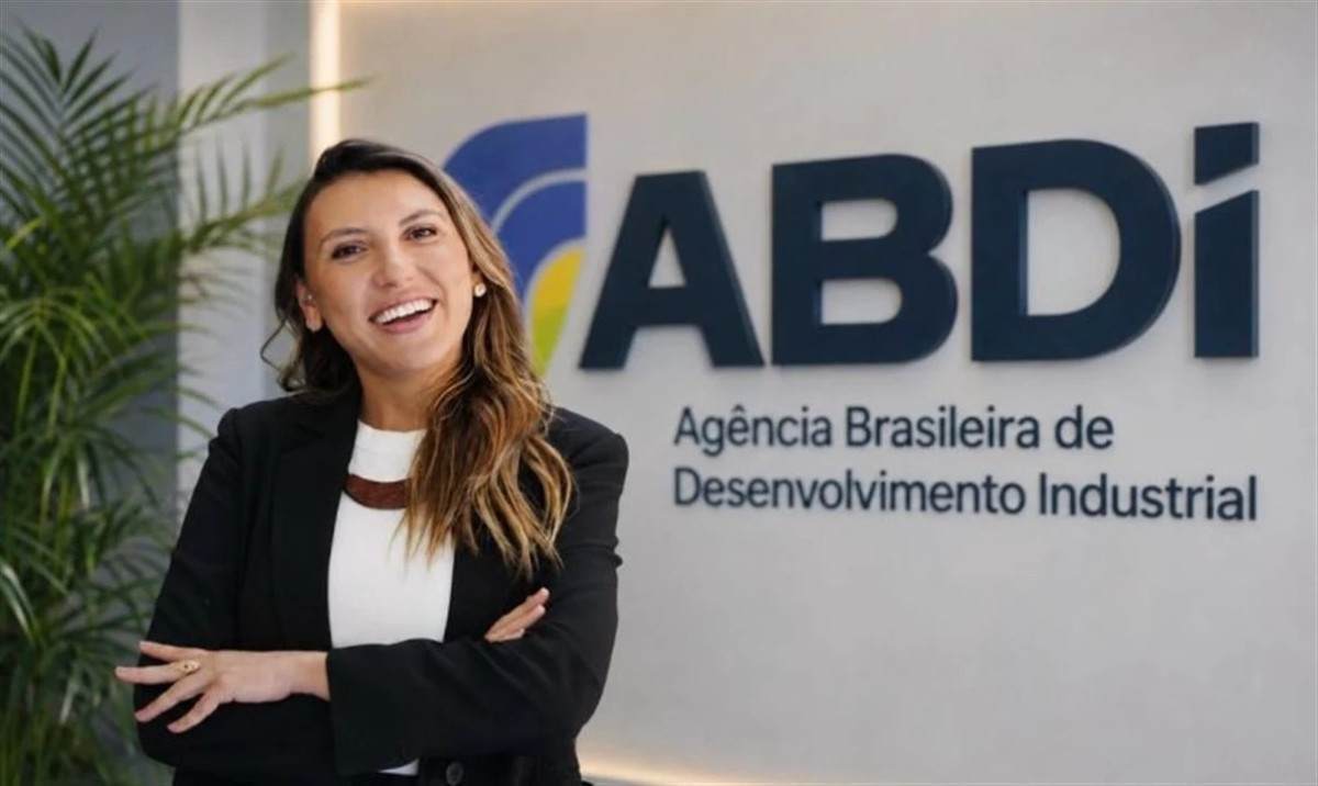 Coluna Magnavita | Advogada Ana Carla Lopes na ABDI