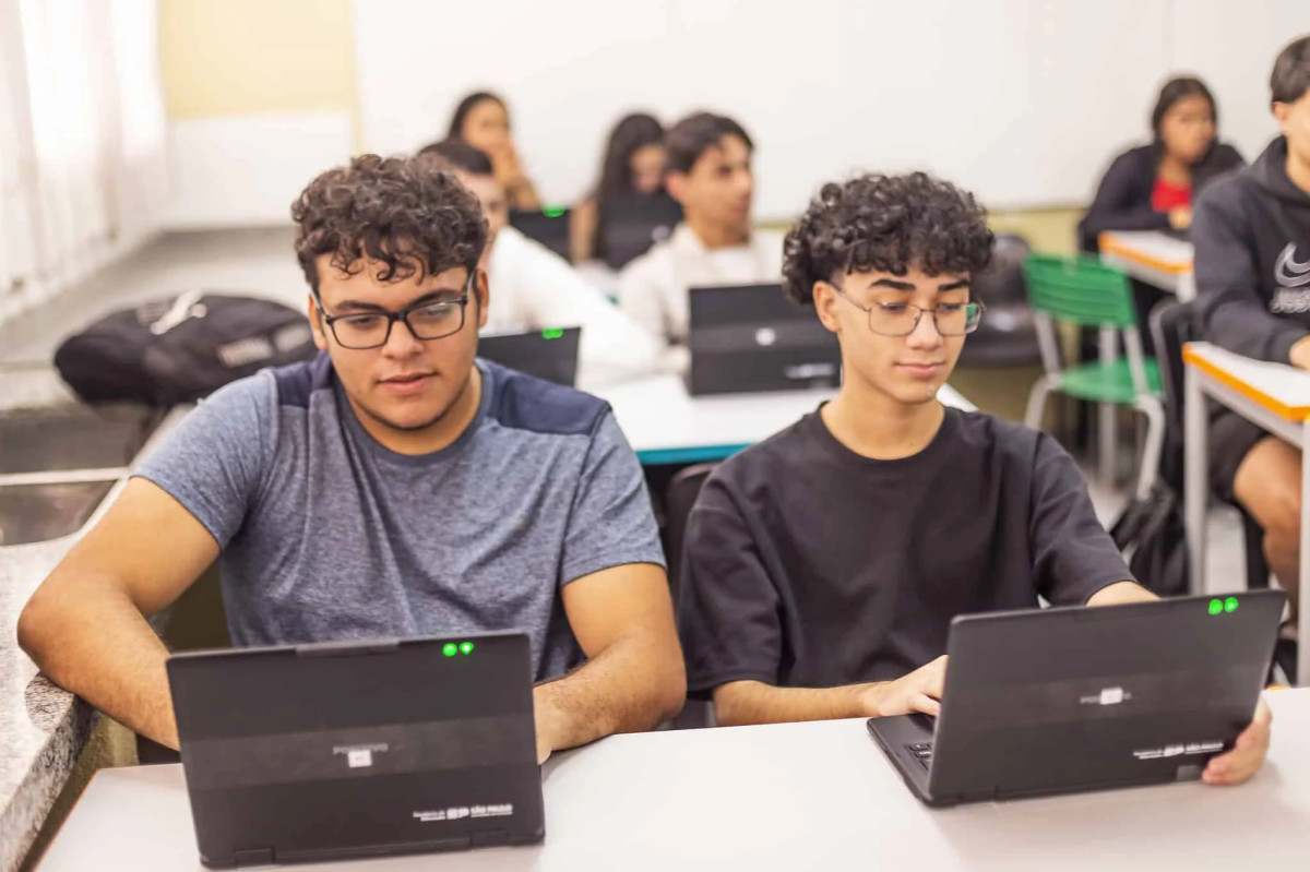 S&atilde;o Paulo oferece 2,6 mil vagas de est&aacute;gio para alunos do Ensino M&eacute;dio T&eacute;cnico