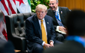 Ir&atilde; promete vingan&ccedil;a por morte de l&iacute;der; Trump amea&ccedil;a destruir o pa&iacute;s