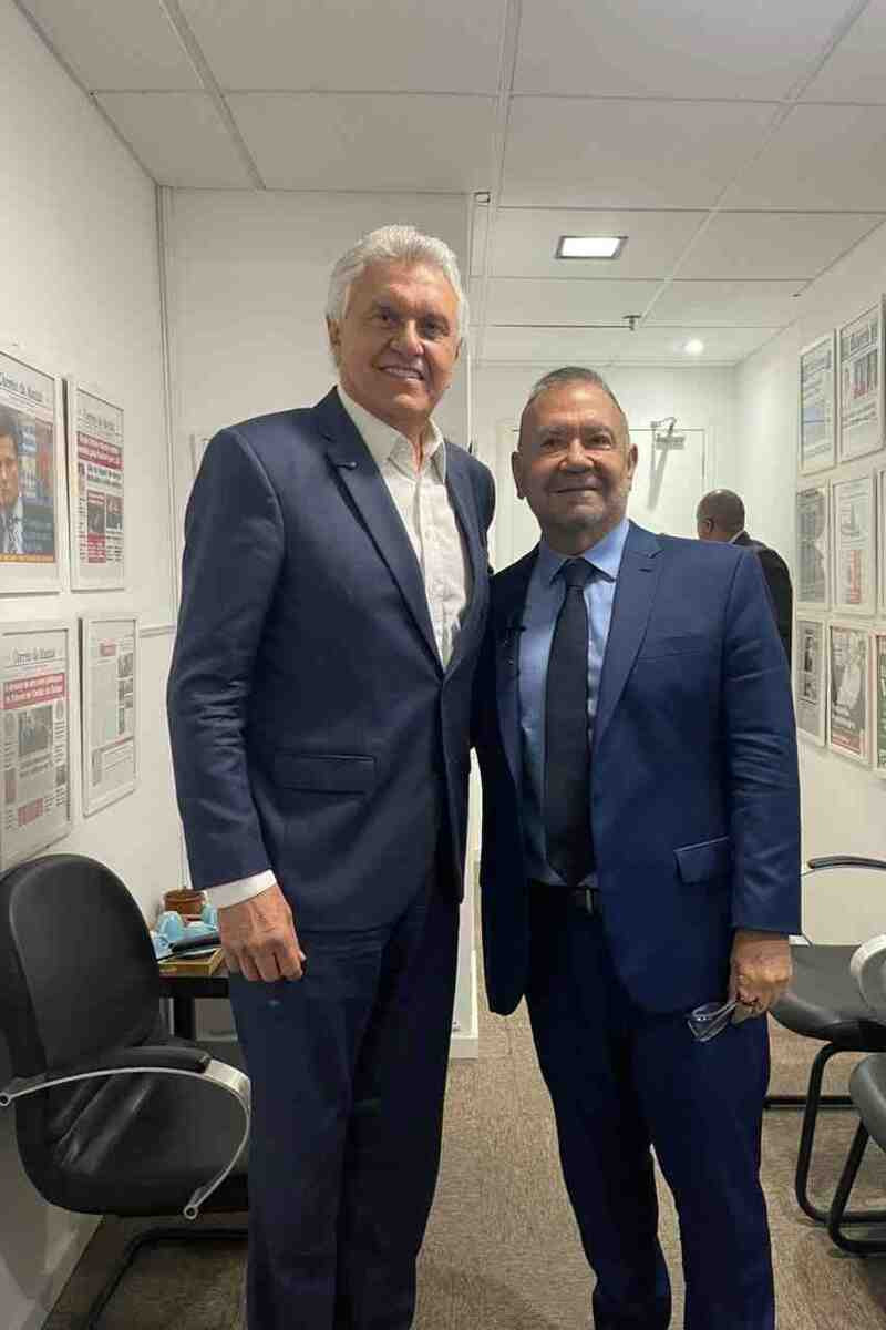 Coluna Magnavita | Ronaldo Caiado nos est&uacute;dios do Correio da Manh&atilde; no Rio