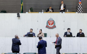 Governo n&atilde;o consegue maioria para aprovar LDO 2027 e nova vota&ccedil;&atilde;o fica para esta quarta‑feira(15)