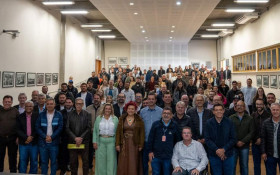 Munic&iacute;pios avan&ccedil;am em projeto de tecnologia