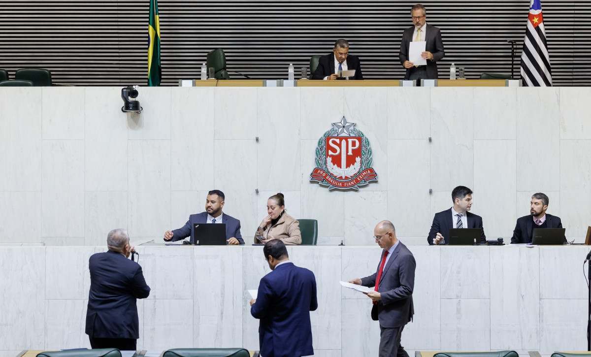 Governo n&atilde;o consegue maioria para aprovar LDO 2027 e nova vota&ccedil;&atilde;o fica para esta quarta‑feira(15)