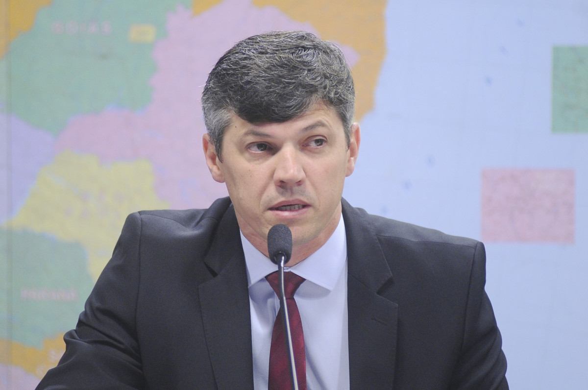 BRASILIANAS | Sa&iacute;da de Valter Casimiro da Secretaria de Obras do DF encerra ciclo
