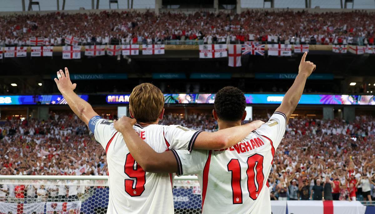 Oasis faz a sele&ccedil;&atilde;o da Inglaterra "jogar por m&uacute;sica" na Copa do Mundo