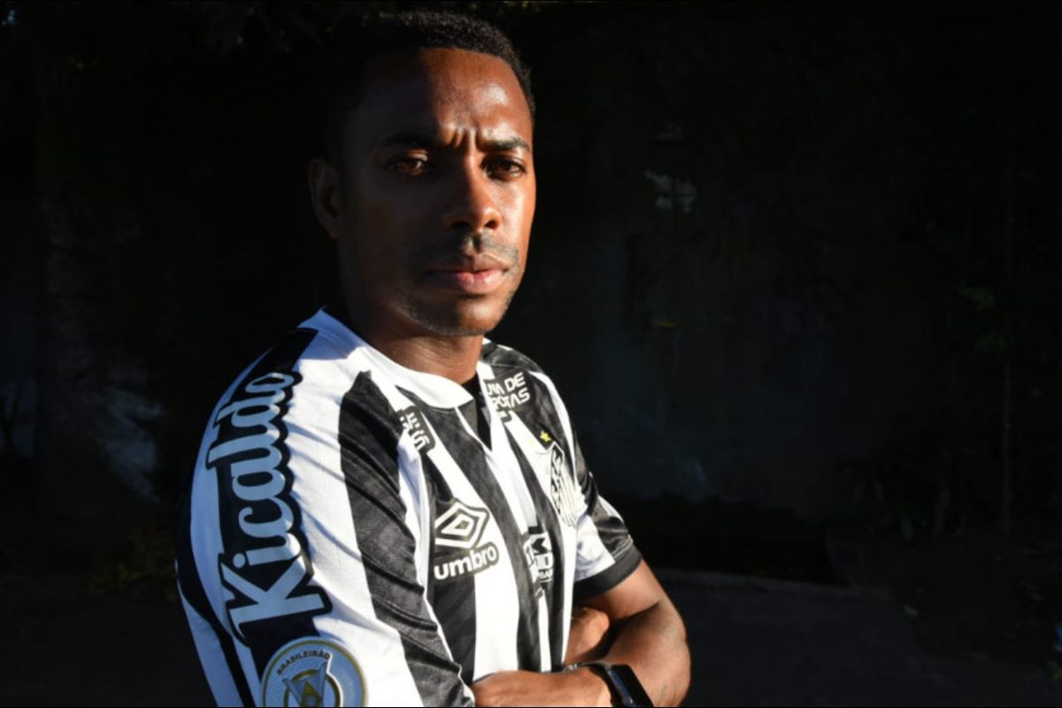 Defesa de Robinho pede ao STF para retirar classifica&ccedil;&atilde;o de crime hediondo da condena&ccedil;&atilde;o