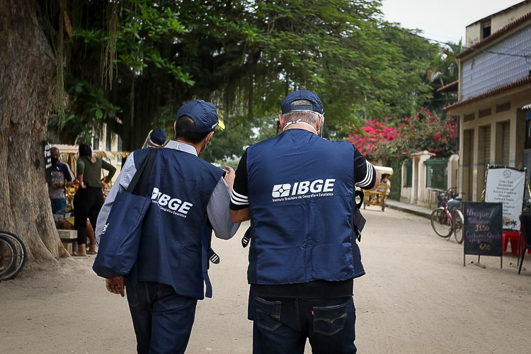 Servidores do IBGE discutem greve a partir de 5 de agosto