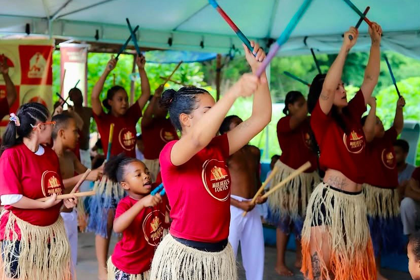 DF: aulas gratuitas de capoeira para elas