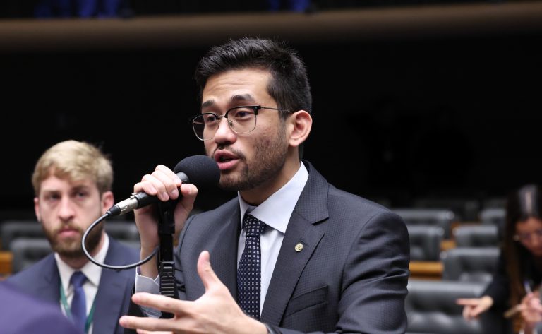 Projeto suspende prescri&ccedil;&atilde;o de pena para presos