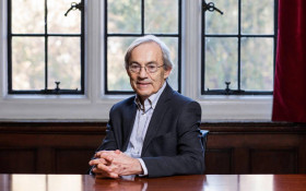 Impacto da IA no emprego &eacute; superestimado, diz Pissarides