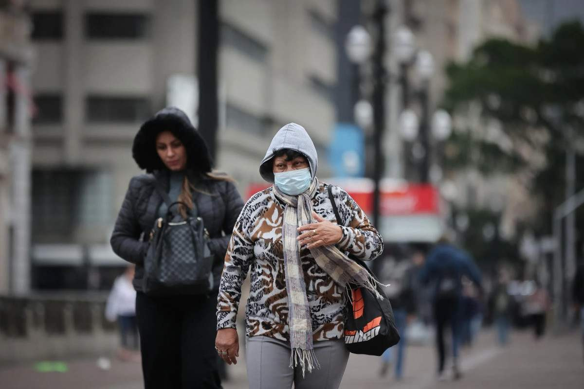 Pesquisa do Procon‑SP mostra que 25% se endividam com gastos de inverno