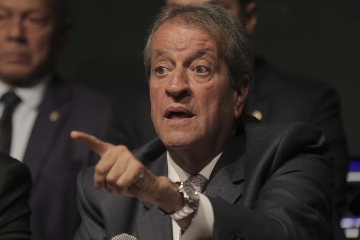 "Sinal que faltava", diz Valdemar ap&oacute;s reaproxima&ccedil;&atilde;o de Fl&aacute;vio e Michelle