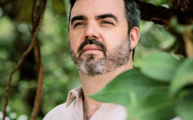 BRASILIANAS | Fl&aacute;vio Resende participa de colet&acirc;nea que celebra a mem&oacute;ria e a cultura do Guar&aacute;