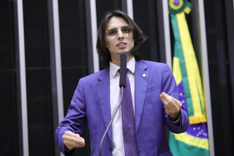 Projeto de Lei na C&acirc;mara cria pol&iacute;tica para monitorar frota de ve&iacute;culos da Uni&atilde;o