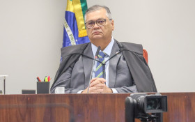 Dino aperta cerco sobre emendas Pix