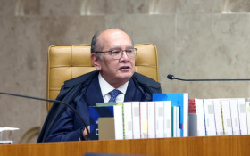 Gilmar Mendes rebate ataque de Fl&aacute;vio Bolsonaro a urnas eletr&ocirc;nicas