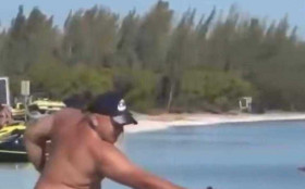 Homem armado causa p&acirc;nico em praia de Arraial do Cabo ap&oacute;s confus&atilde;o