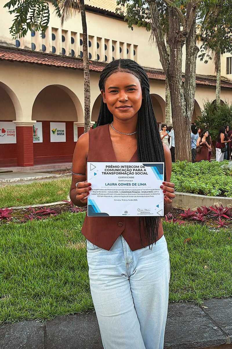 Estudante de Alagoas &eacute; premiada no Nordeste