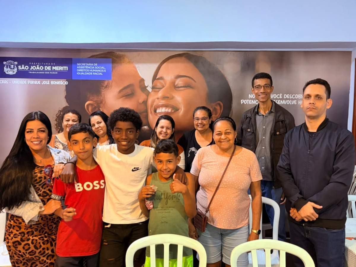 Sess&atilde;o de cinema para o CRAS Jardim Bonif&aacute;cio, em Meriti