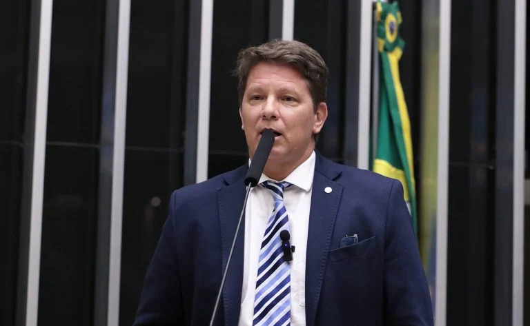Projeto amplia pris&atilde;o tempor&aacute;ria contra organiza&ccedil;&otilde;es criminosas