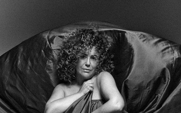 "&Eacute; o colo da minha m&atilde;e": Maria Rita traz show de reencontro e cura