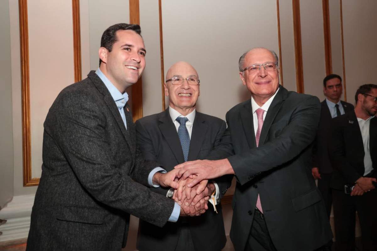 Sistema Fecom&eacute;rcio RJ d&aacute; posse &agrave; Diretoria da Federa&ccedil;&atilde;o e aos Conselhos do Sesc RJ e Senac RJ