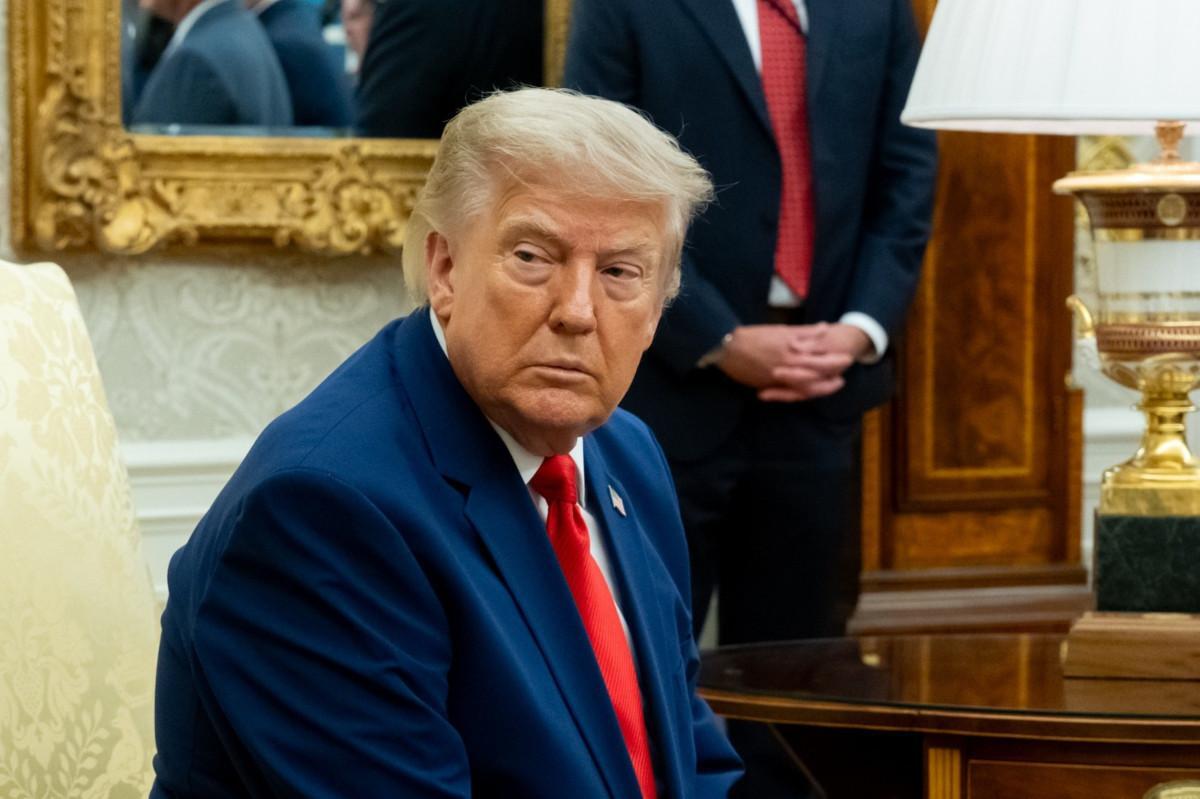 Trump diz que CNN e outros dois ve&iacute;culos de comunica&ccedil;&atilde;o est&atilde;o banidos da Casa Branca