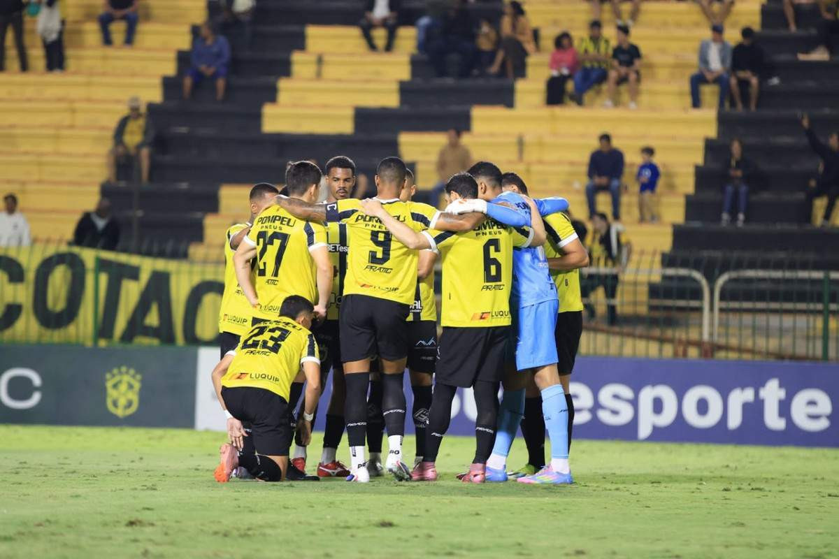 Volta&ccedil;o &eacute; goleado em casa pelo An&aacute;polis na S&eacute;rie C do Brasileiro