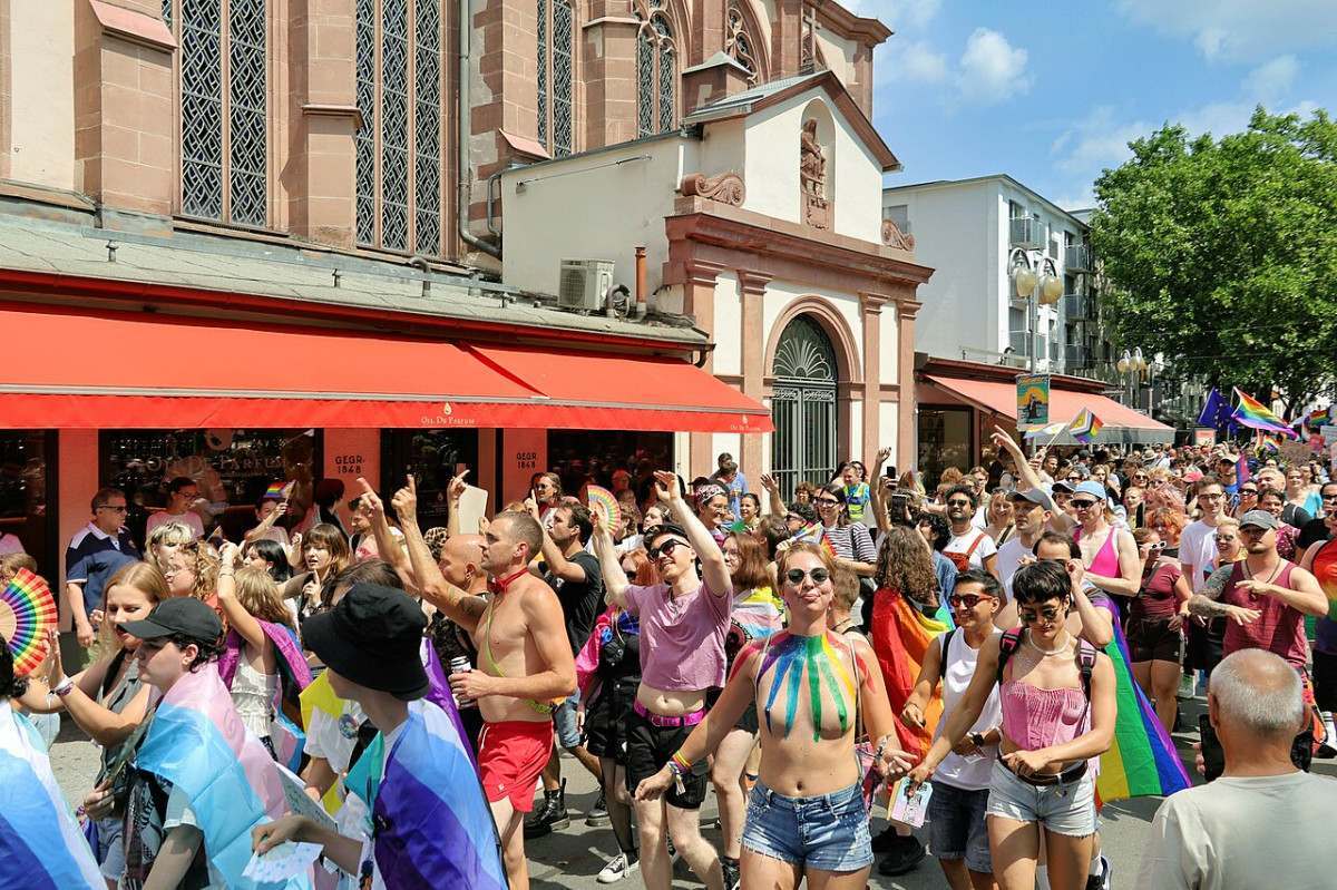 Ataque na parada LGBT de Berlim