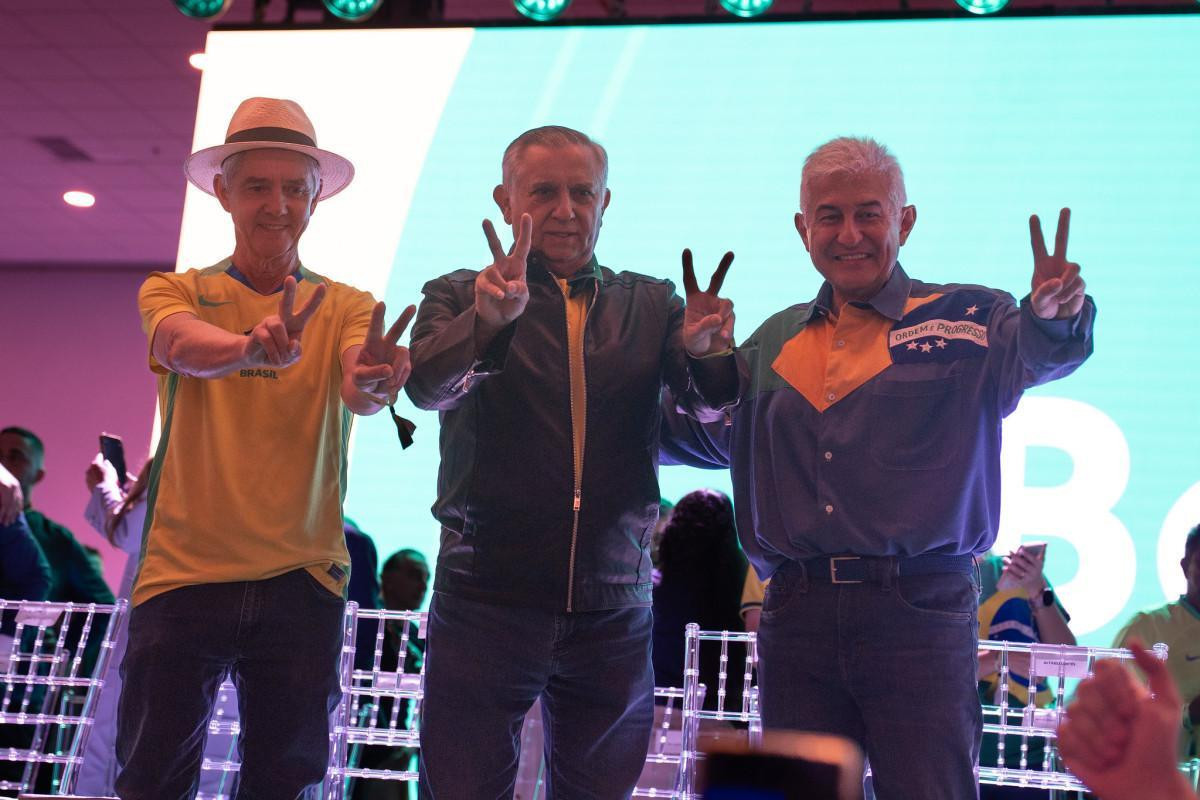 Marcos Pontes cotado para vice de Fl&aacute;vio