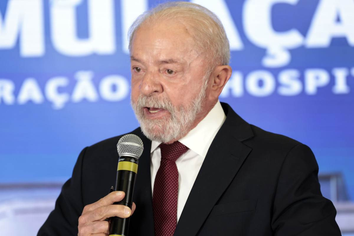 Lula diz que Lulinha responder&aacute; &agrave; Justi&ccedil;a 'como qualquer cidad&atilde;o'