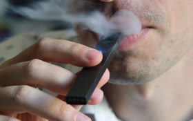 Medidas de combate ao uso de cigarros eletr&ocirc;nicos nas escolas